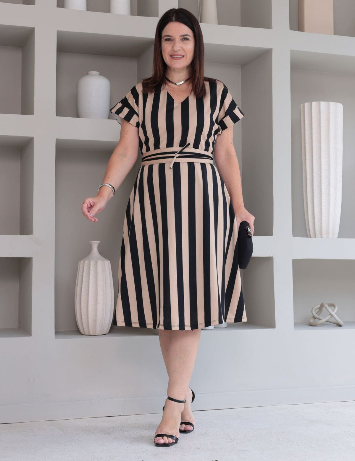 Vestido Curto Pontoroma Listrado Com Cinto