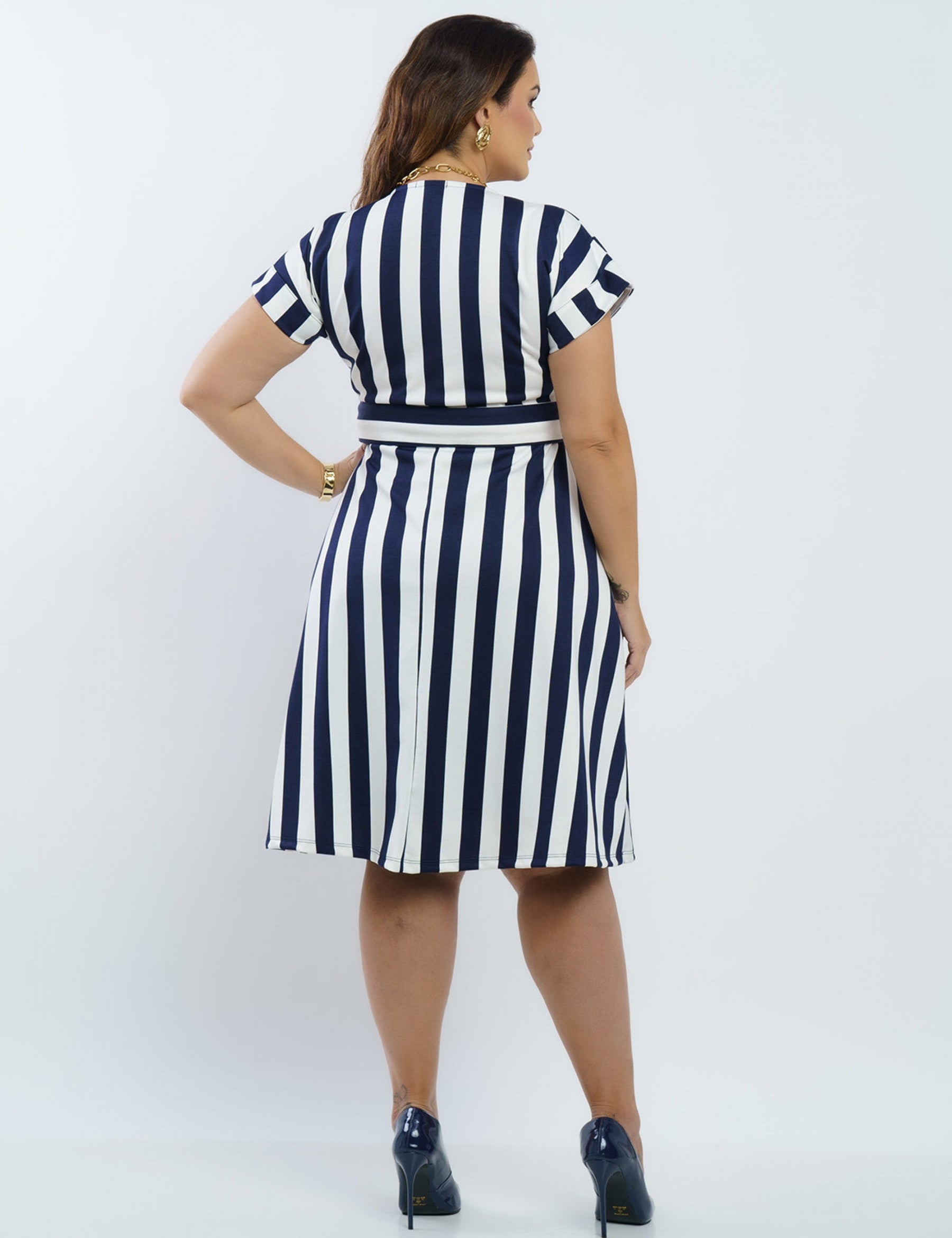 Vestido Curto Pontoroma Listrado Com Cinto