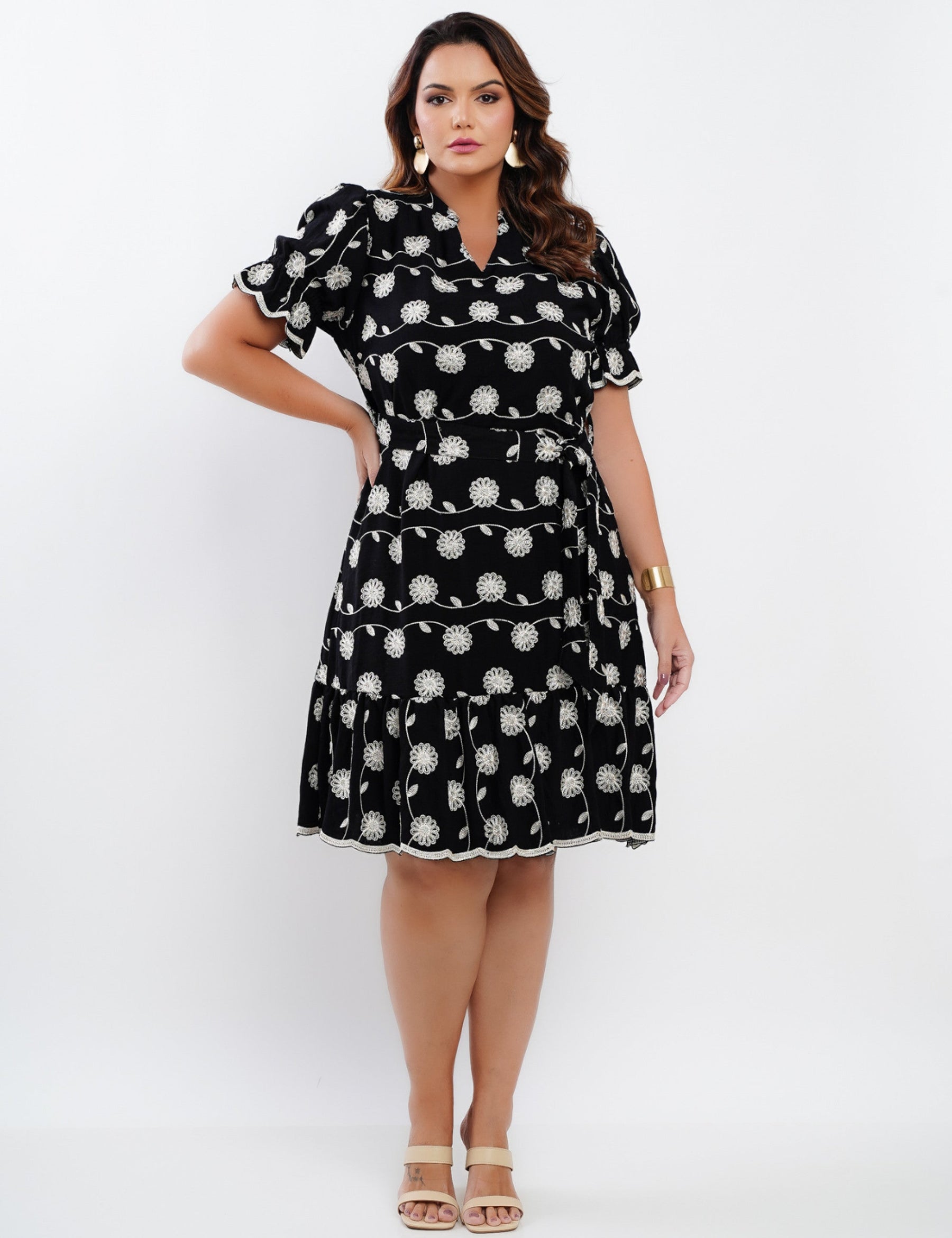 Vestido Curto Poliviscose Com Bordado