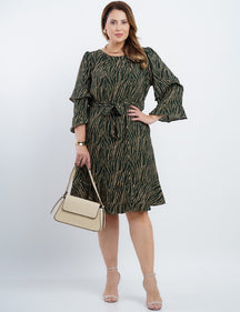 Vestido Curto Crepe Com Babado