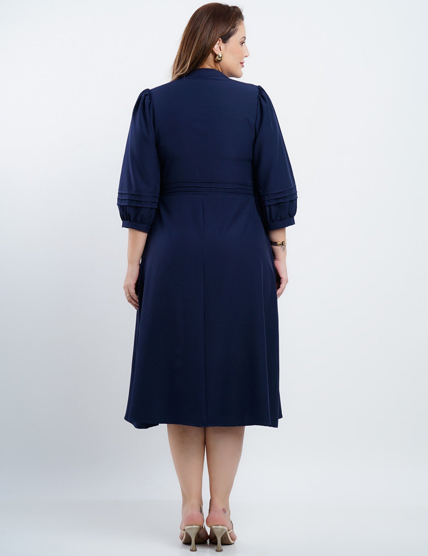 Vestido Midi Crepe Encorpado Com Nervuras